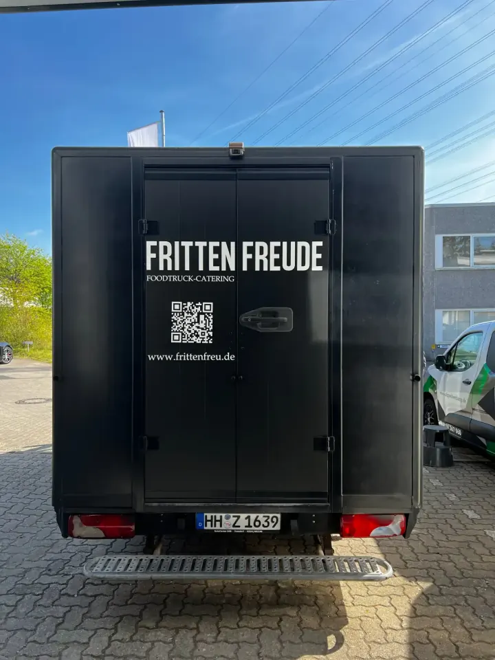 Fritten Freude Foodtruck Heckansicht – Foodtruck Catering Design