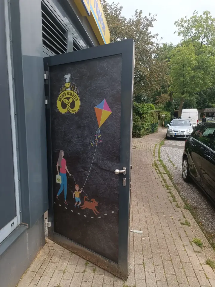 Türfolie mit Sichtschutzfolie für Edeka Töpfert Bäcker Schlüter in Hamburg
