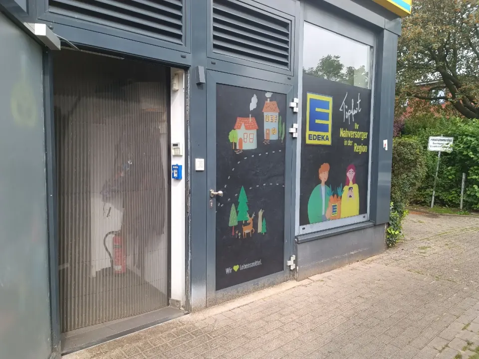 Individuelle Türfolie mit Klebefolie – Edeka Töpfert Hamburg