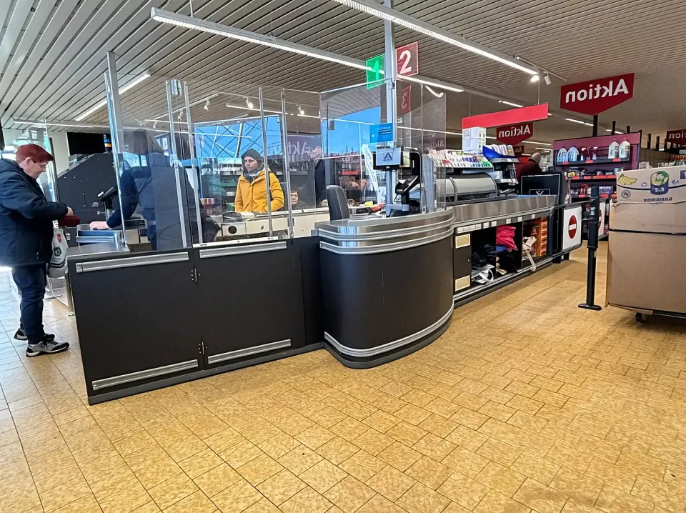 Aldi Markt Kasse Möbelfolie Nachher