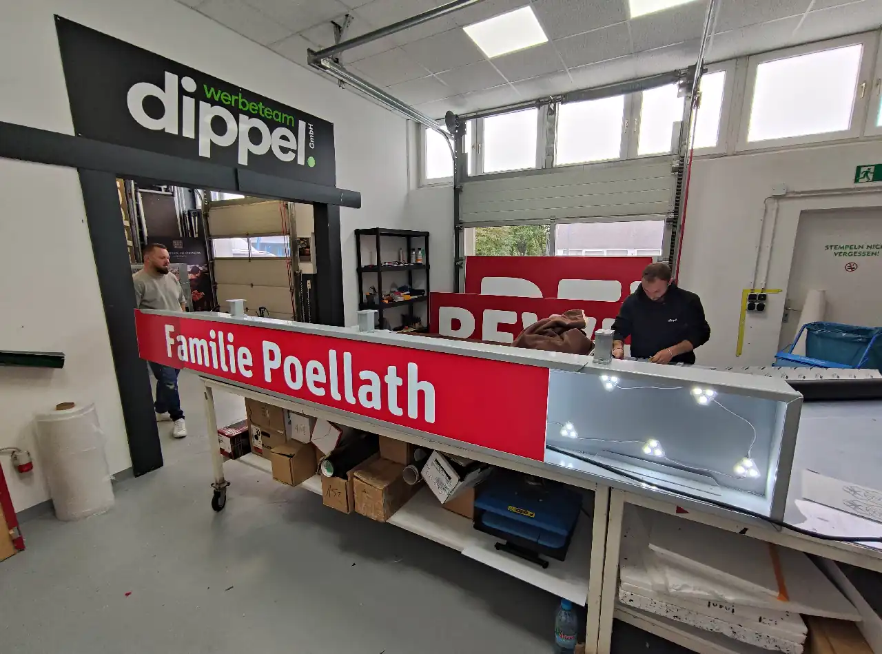 REWE Leuchtreklame Nachher